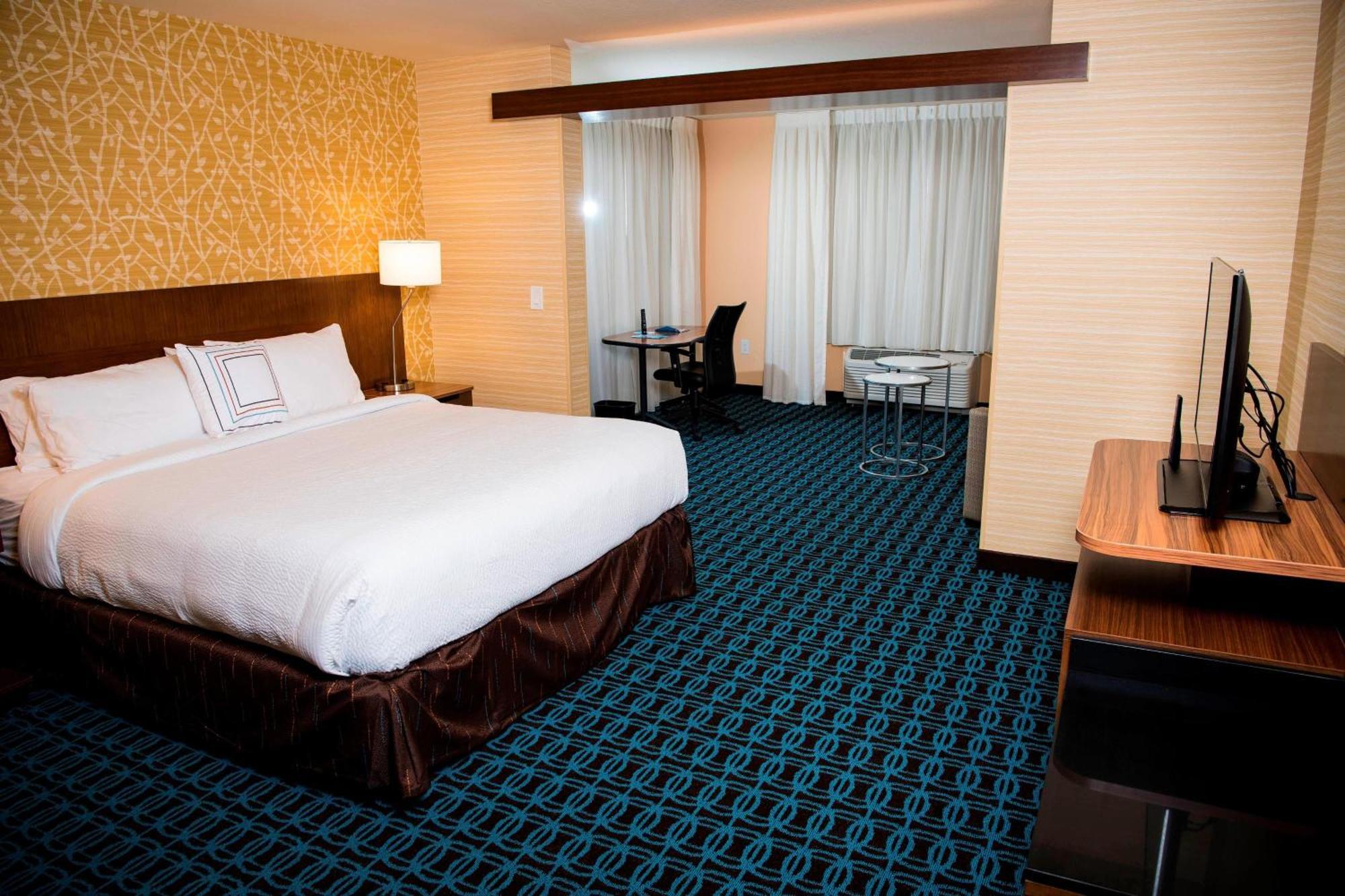Fairfield Inn & Suites By Marriott Cincinnati Uptown/University Area Exterior photo