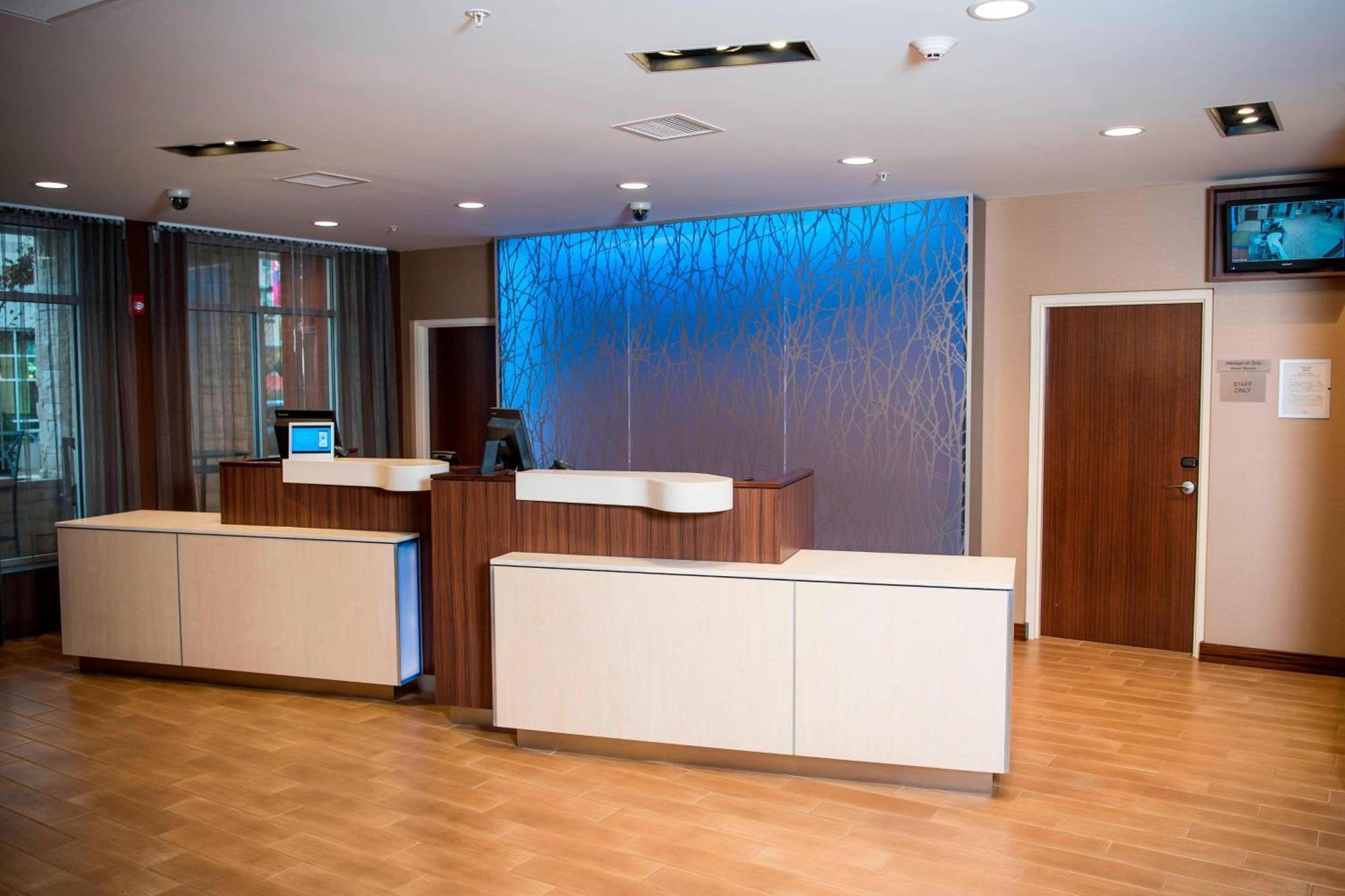 Fairfield Inn & Suites By Marriott Cincinnati Uptown/University Area Exterior photo